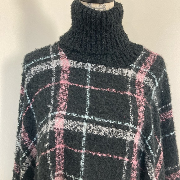 Women’s Black Plaid Pink SkyBlue White Turtleneck Poncho Lightweight w Fringes - Picture 2 of 3